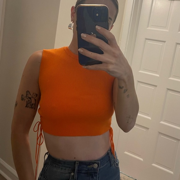 Zara Orange Ribbed Crop with Cut-Outs ✨ - Picture 7 of 8